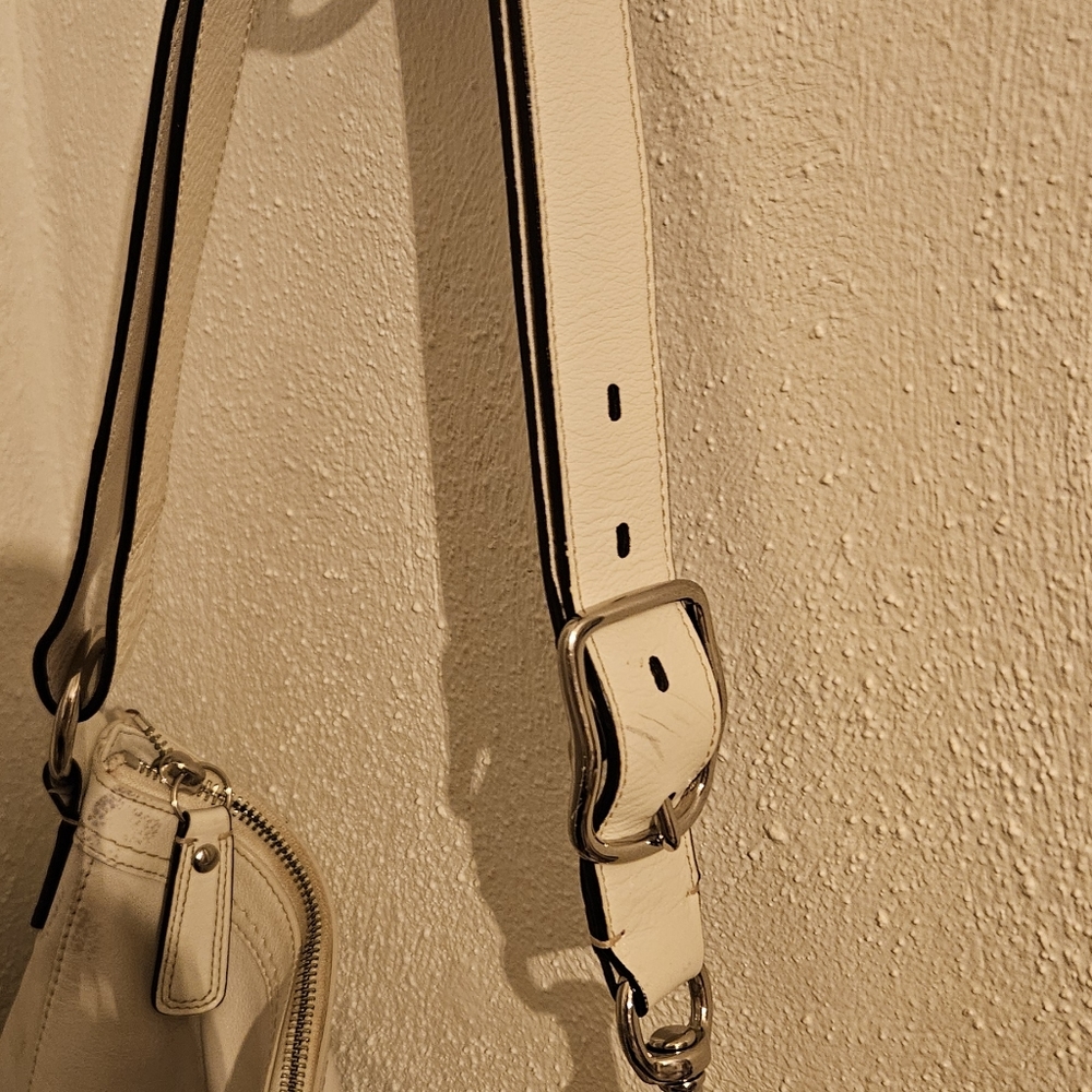 Coach Purse - Picture 4 of 9